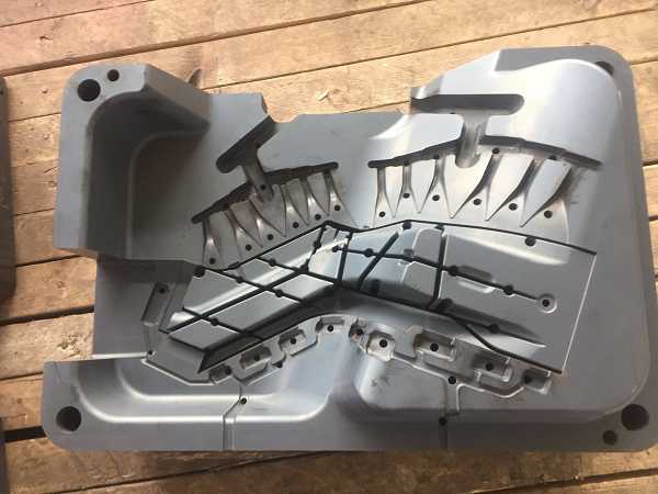 大型汽車覆蓋件拉伸模具材料